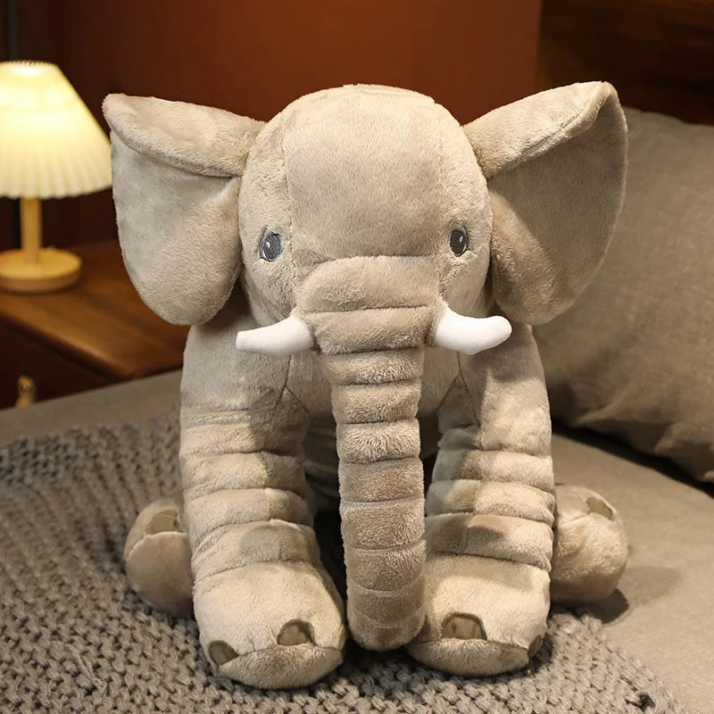 Éléphant en peluche doux et confortable