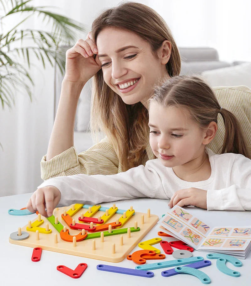 Jeu de reproduction montessori géoboard